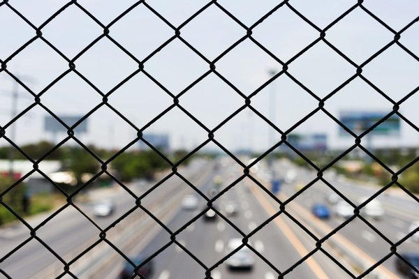 Cross-border trade in Calais: customs compliance under control